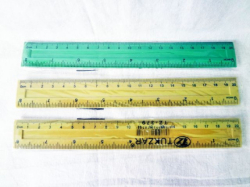 Фото - Лінійка пластикова з подвійною шкалою, 20см (уп.120) 27410