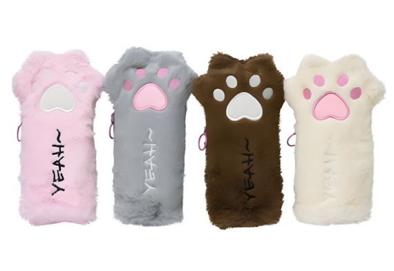 Фото - Пенал косметичка хутровий фігурний Лапка котика 12шт/уп 64015